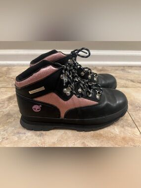 Timberland - Black and Pink Glitter Lace-Up Boots
